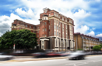 RestUp London Hotel